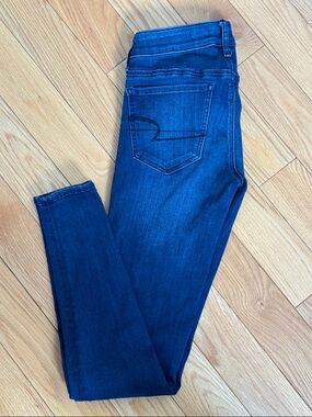 American Eagle Outfitters | Woman’s Super Super Stretch Skinny Jegging - Size 2